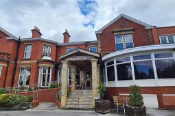 Alma Lodge Hotel